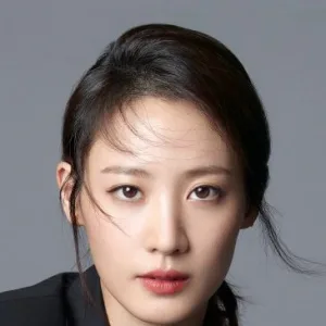Claudia Kim