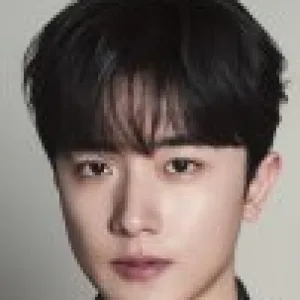 Kim Shin Bi